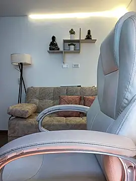 milly cruz online show from November 8, 2025, 3:12 pm