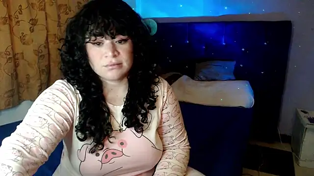 ANGELIQUE KLANE online show from October 1, 2025, 11:11 pm