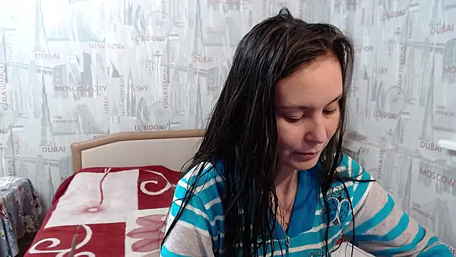 GinaQSoul online show from December 8, 2024, 1:36 pm