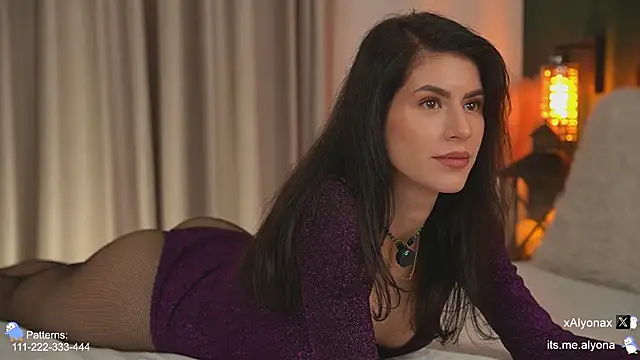 Snapshot of AlyonaX chatting on December 1, 2025, 8:25 pm AlyonaX online show from December 1, 2025, 8:25 pm