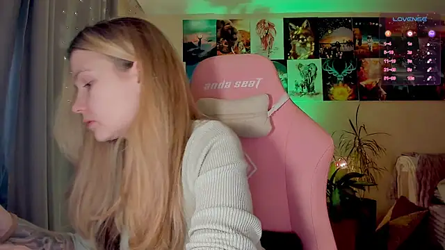 GoodWitch  online show from September 17, 2025, 6:48 am