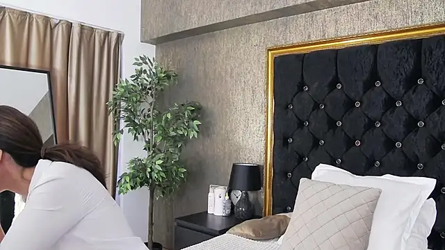 LisaCroft online show from February 22, 2025, 7:01 am