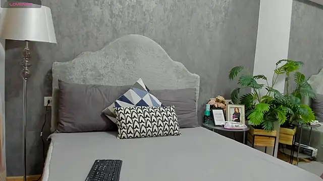 LisaCroft online show from February 16, 2026, 6:53 am