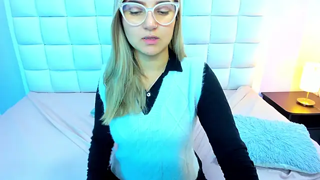 Snapshot of teresasroom_ chatting on October 1, 2025, 4:57 pm teresasroom online show from October 1, 2025, 4:57 pm