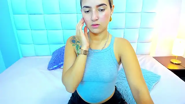 teresasroom  online show from November 6, 2025, 2:51 pm