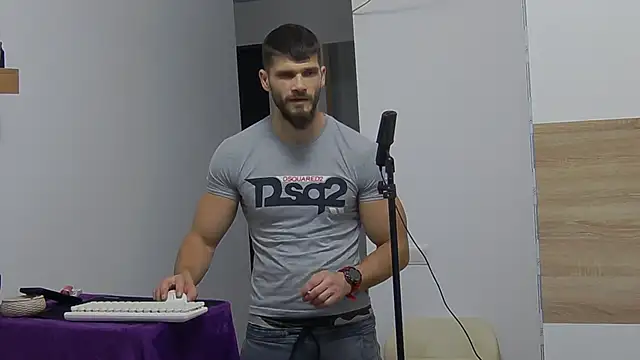 MauroTwin online show from February 1, 2025, 6:19 pm