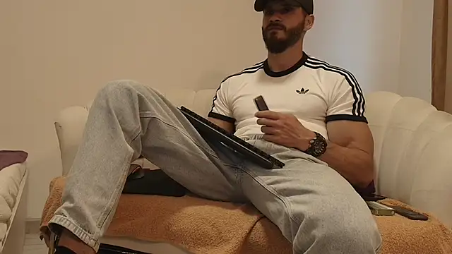 MauroTwin online show from May 15, 2026, 5:09 pm