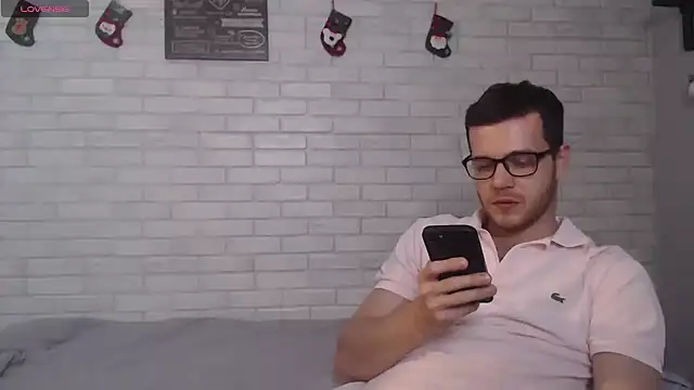 Alexxx horny online show from January 4, 2025, 8:48 pm