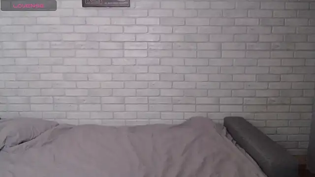 Alexxx horny online show from December 1, 2025, 3:44 am