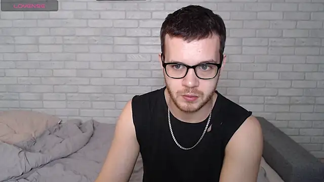 Alexxx horny online show from March 18, 2026, 4:54 pm