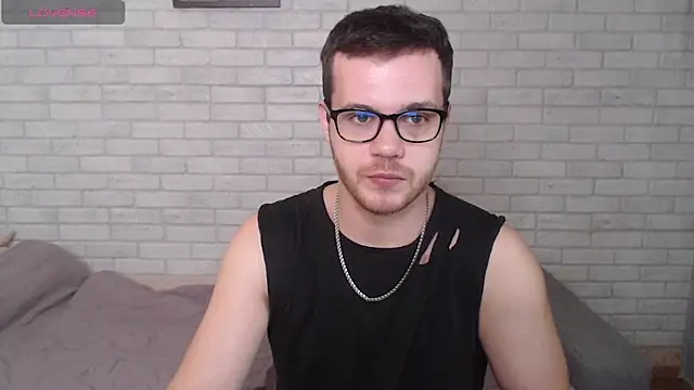 Alexxx horny online show from May 7, 2026, 10:53 am
