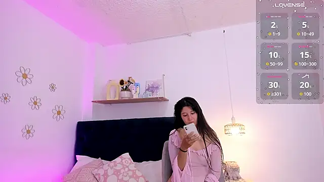 Snapshot of Dulce_andrea__ chatting on June 13, 2026, 11:46 pm Dulce andrea online show from June 13, 2026, 11:46 pm