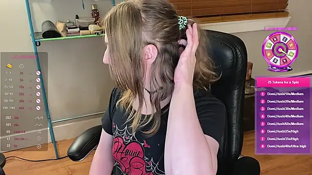 luluvaladon online show from March 3, 2025, 2:04 am