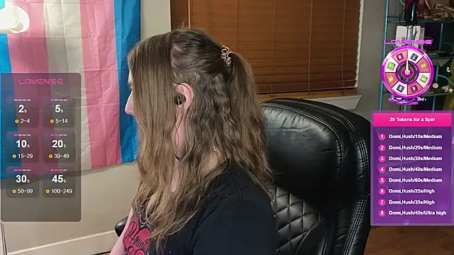 luluvaladon online show from November 30, 2025, 5:22 am