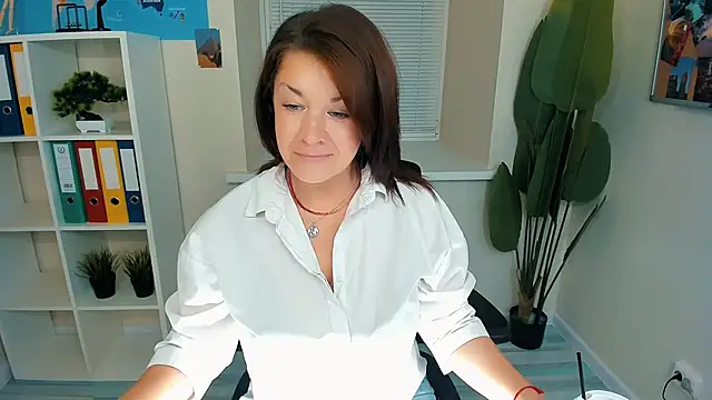 AnaMills online show from September 17, 2025, 3:03 pm