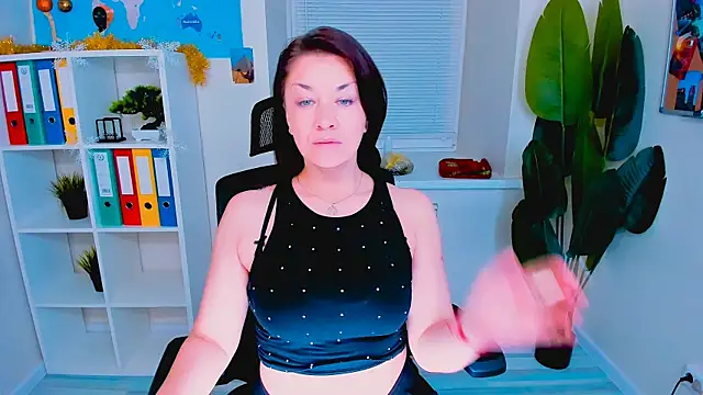 AnaMills online show from December 18, 2025, 10:32 am