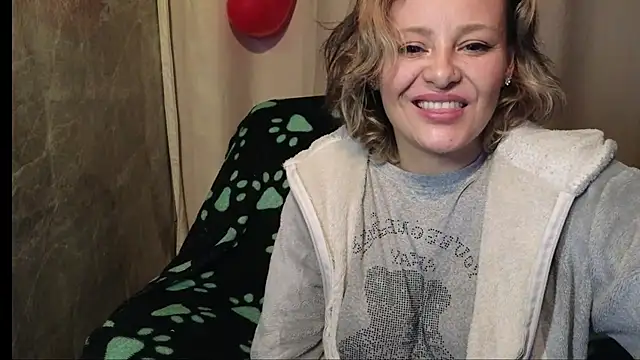 dagny-jo online show from February 27, 2025, 2:42 am