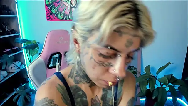 Snapshot of handipandapok chatting on February 10, 2025, 12:19 am handipandapok online show from February 10, 2025, 12:19 am