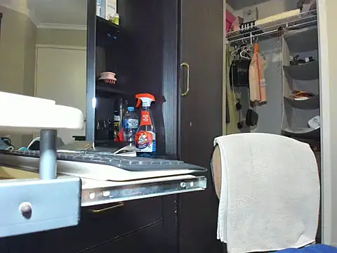 Angelchezcka online show from April 3, 2026, 10:24 am