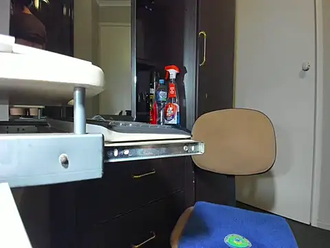 Angelchezcka online show from April 4, 2026, 5:16 am