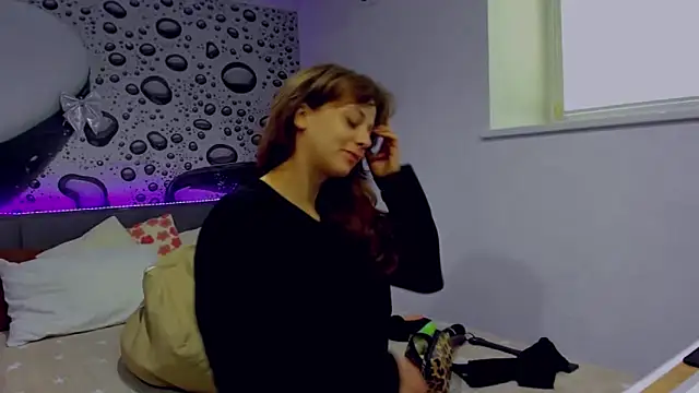 Snapshot of AlmaFancy chatting on February 27, 2026, 7:08 am AlmaFancy online show from February 27, 2026, 7:08 am