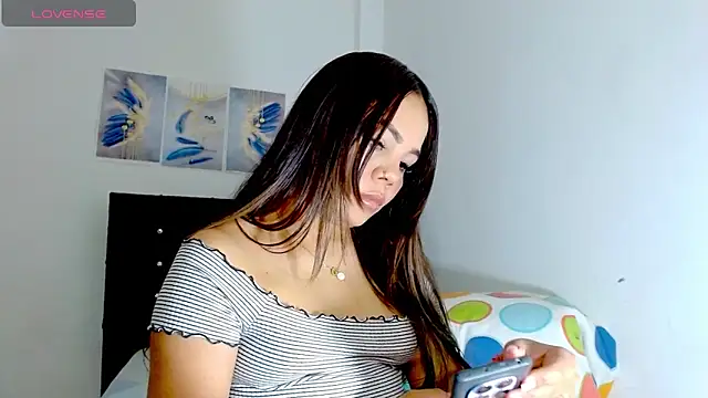 Kylie loveee online show from October 22, 2025, 1:39 am