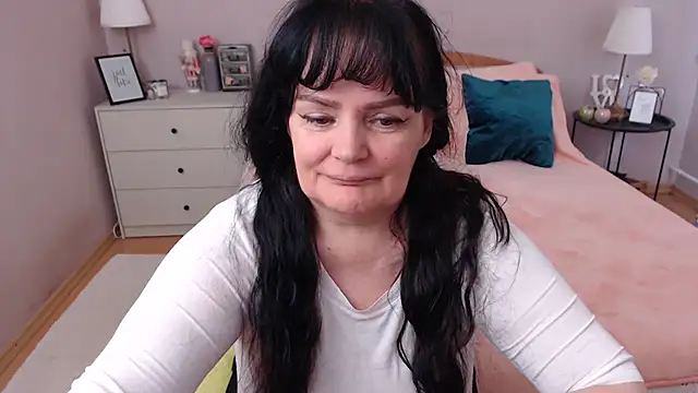 Snapshot of LeveMe2Nightt chatting on May 25, 2026, 12:00 pm LeveMe2Nightt online show from May 25, 2026, 12:00 pm