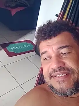 Snapshot of tarra122 chatting on April 15, 2026, 4:36 pm tarra122 online show from April 15, 2026, 4:36 pm