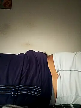 Snapshot of tarra122 chatting on April 15, 2026, 7:58 pm tarra122 online show from April 15, 2026, 7:58 pm