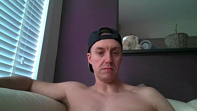 ploki2180 online show from March 2, 2025, 3:27 pm