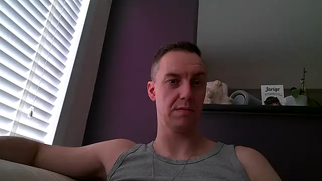 ploki2180 online show from March 15, 2025, 11:19 am