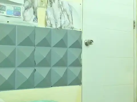 thesugar32 online show from February 24, 2026, 1:53 pm