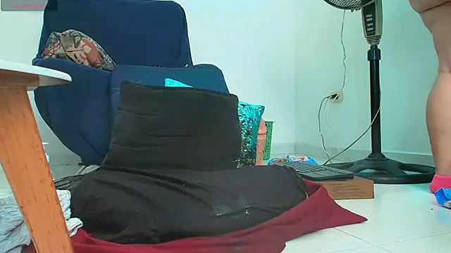 abigail curvy online show from March 17, 2025, 3:18 pm