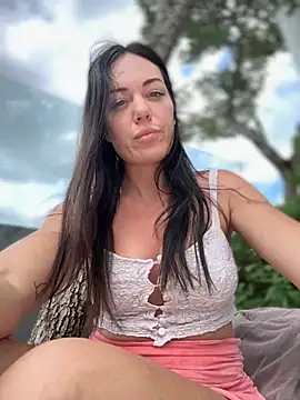 LilliThelo online show from October 23, 2025, 7:18 am