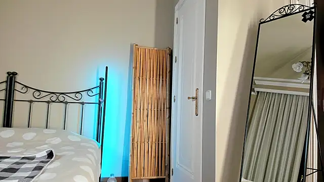 Snapshot of mazekyn chatting on January 17, 2025, 7:16 pm mazekyn online show from January 17, 2025, 7:16 pm