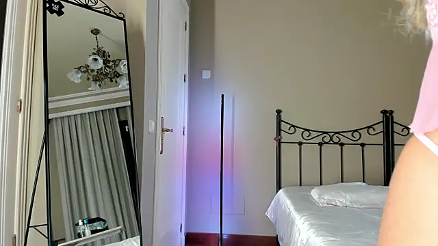 Snapshot of mazekyn chatting on January 25, 2025, 5:08 pm mazekyn online show from January 25, 2025, 5:08 pm