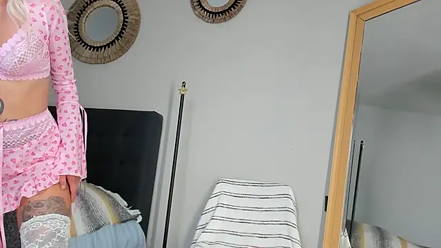 Snapshot of mazekyn chatting on September 19, 2025, 5:09 am mazekyn online show from September 19, 2025, 5:09 am