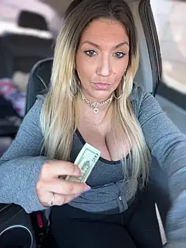 LittleMissEeve online show from January 27, 2025, 5:37 pm