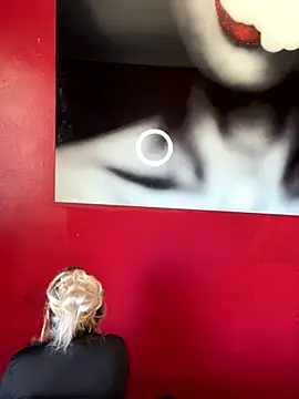 LittleMissEeve online show from October 24, 2025, 6:37 pm