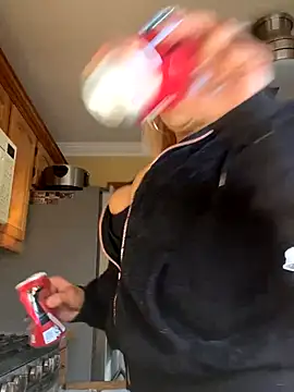 LittleMissEeve online show from November 14, 2025, 7:01 pm