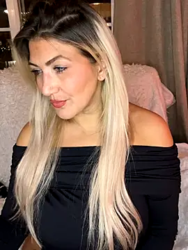 LittleMissEeve online show from December 17, 2025, 1:55 am