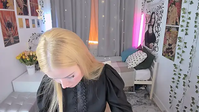 Laly Peach online show from November 9, 2025, 11:41 am