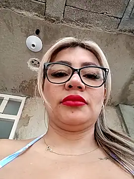 DIANITA 1988 online show from February 17, 2025, 9:19 pm