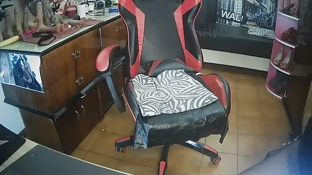 cinquantaxxx online show from November 27, 2025, 5:31 am