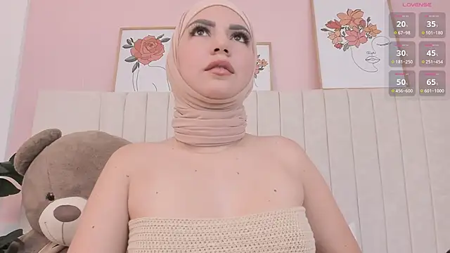 dalilasaadi  online show from February 20, 2025, 4:03 pm