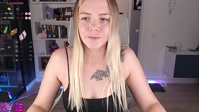 Emma Bryan online show from September 9, 2025, 8:41 pm