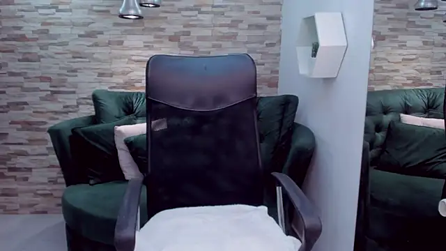 Sharon tits online show from November 20, 2025, 1:44 pm