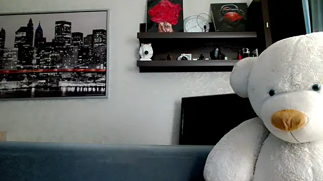 stormylana online show from June 18, 2026, 1:17 am