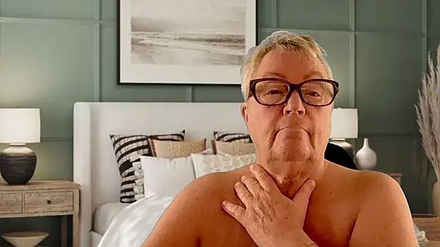 GrannyChrissy68 online show from March 13, 2026, 6:03 pm