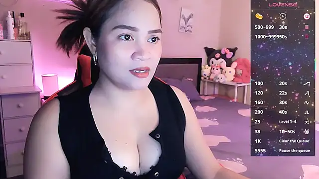 yenyen  online show from May 26, 2026, 1:23 am